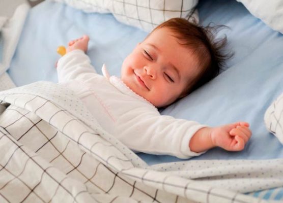 عدد ساعات النوم الصحي لكل مرحلة فى العمر