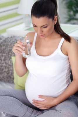 علاج ألام اسفل البطن أثناء الحمل فى المنزل