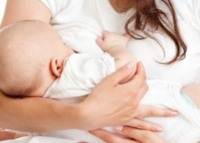 هل الرضاعة تمنع الحمل ؟