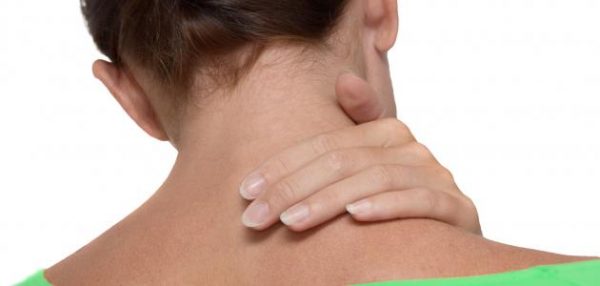 طرق علاج الألم في الرأس الرقبة خلف الأذن