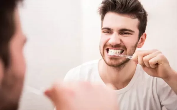 تفسير تنظيف الاسنان في المنام بالنسبة للرجل